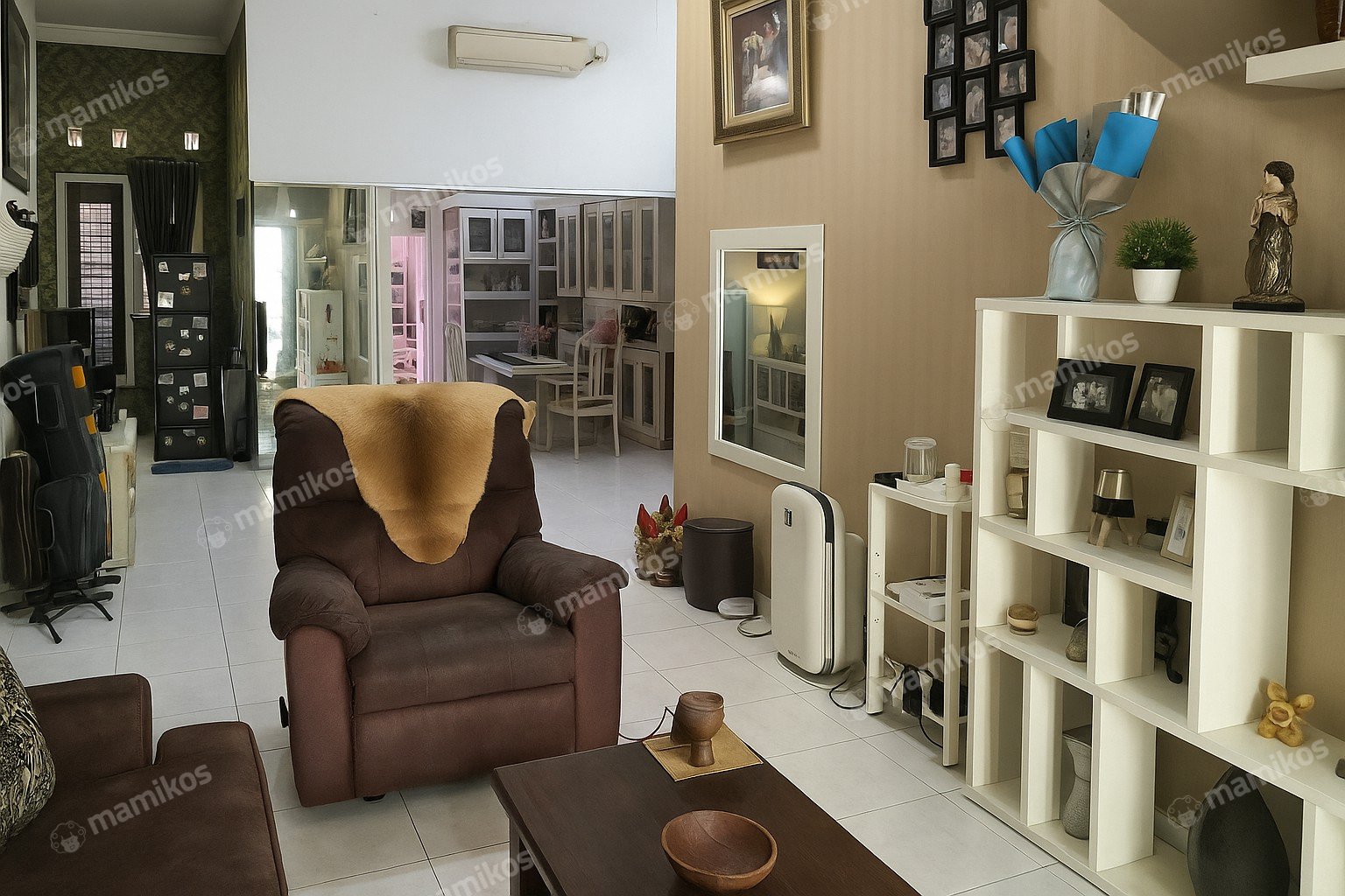 Rumah Sertifikat SHM 3 Kamar Tidur 3 Kamar Mandi Joglo Jakarta Barat