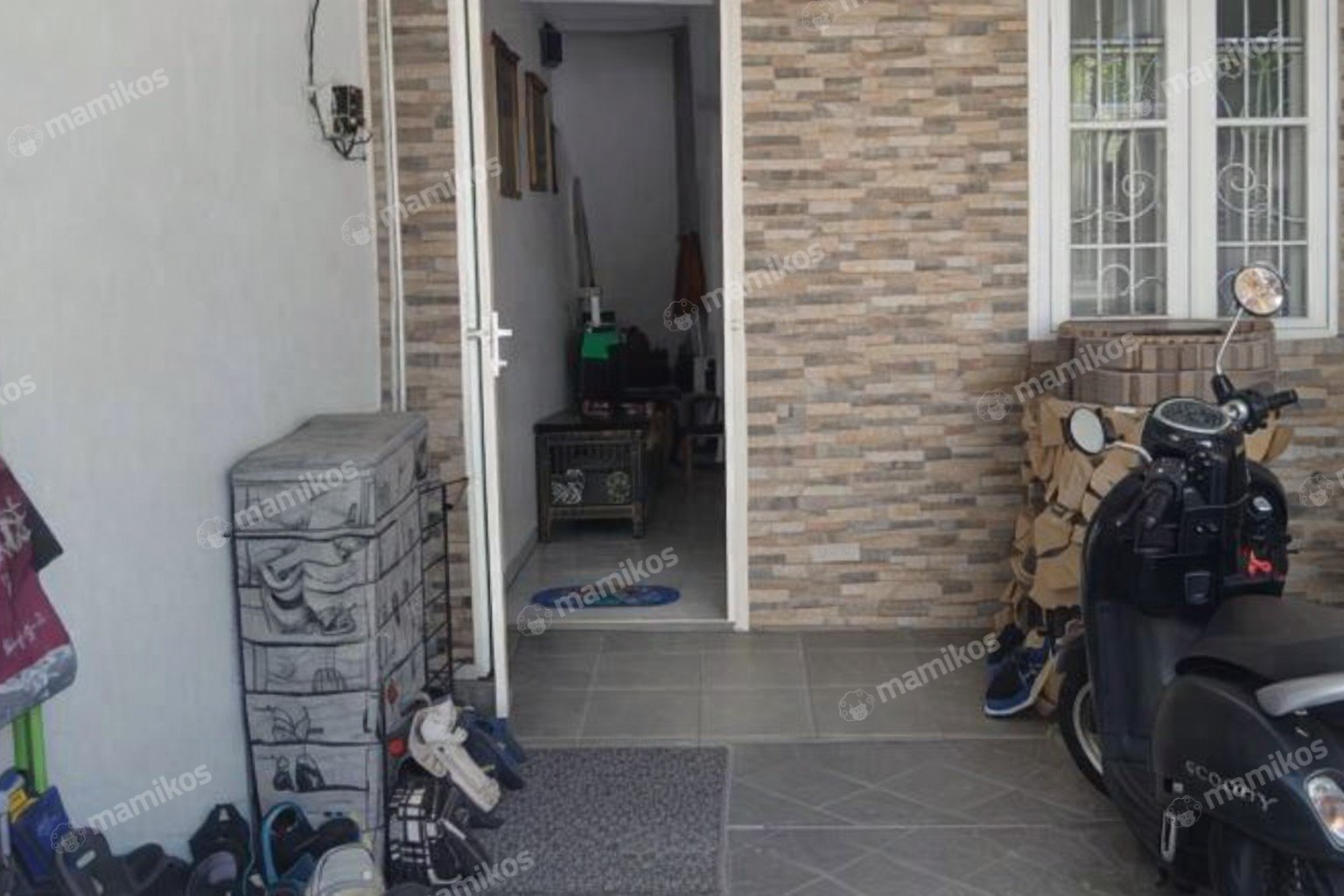 Rumah Sertifikat SHM 3 Kamar Tidur 3 Kamar Mandi Taman Palem Jakarta Barat