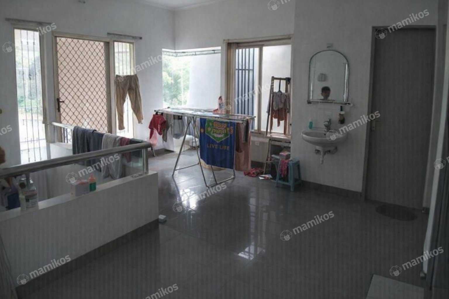 Rumah Sertifikat SHM 4 Kamar Tidur 2 Kamar Mandi Semanan Jakarta Barat