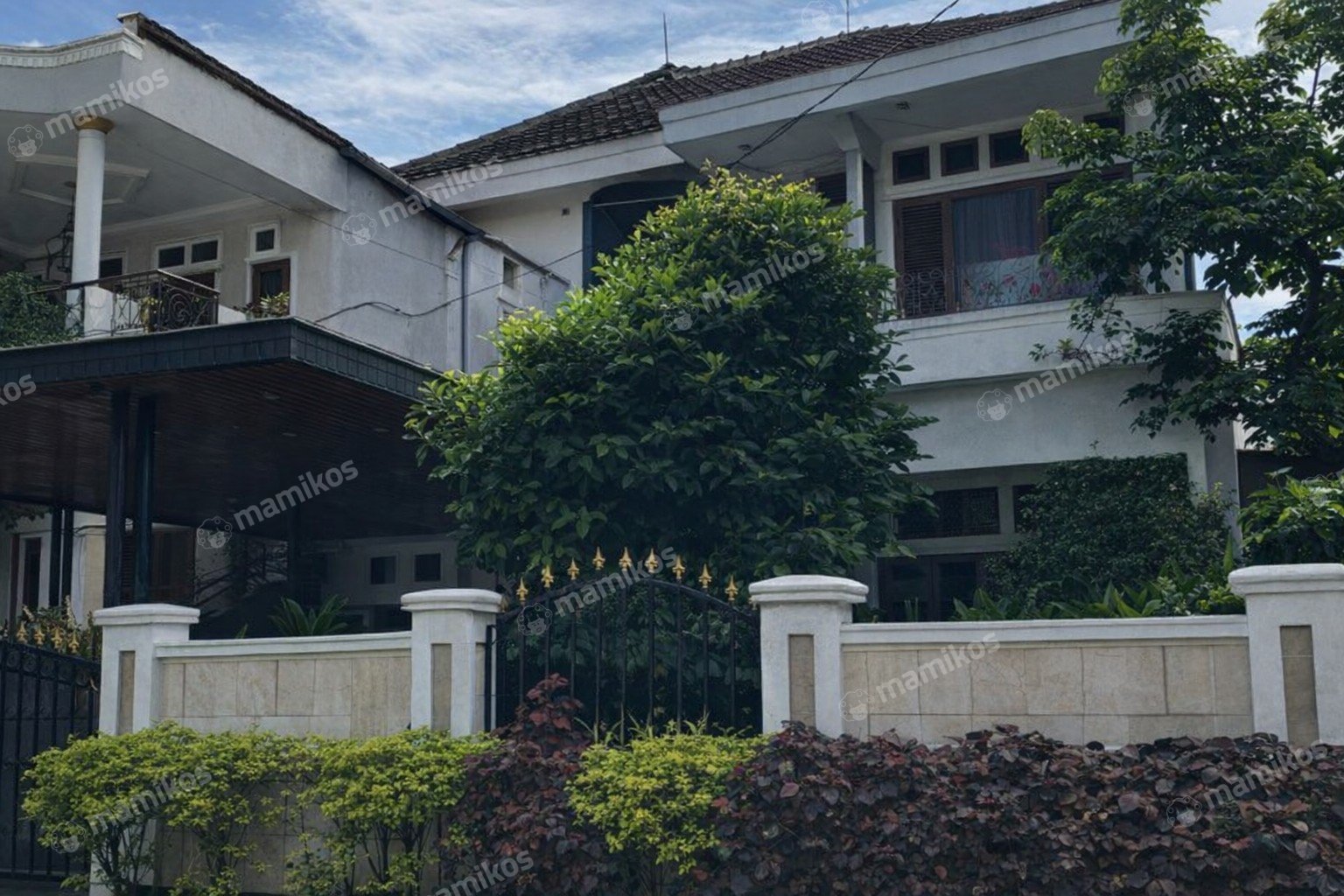 Rumah Sertifikat SHM 6 Kamar Tidur 5 Kamar Mandi Cibubur Jakarta Timur