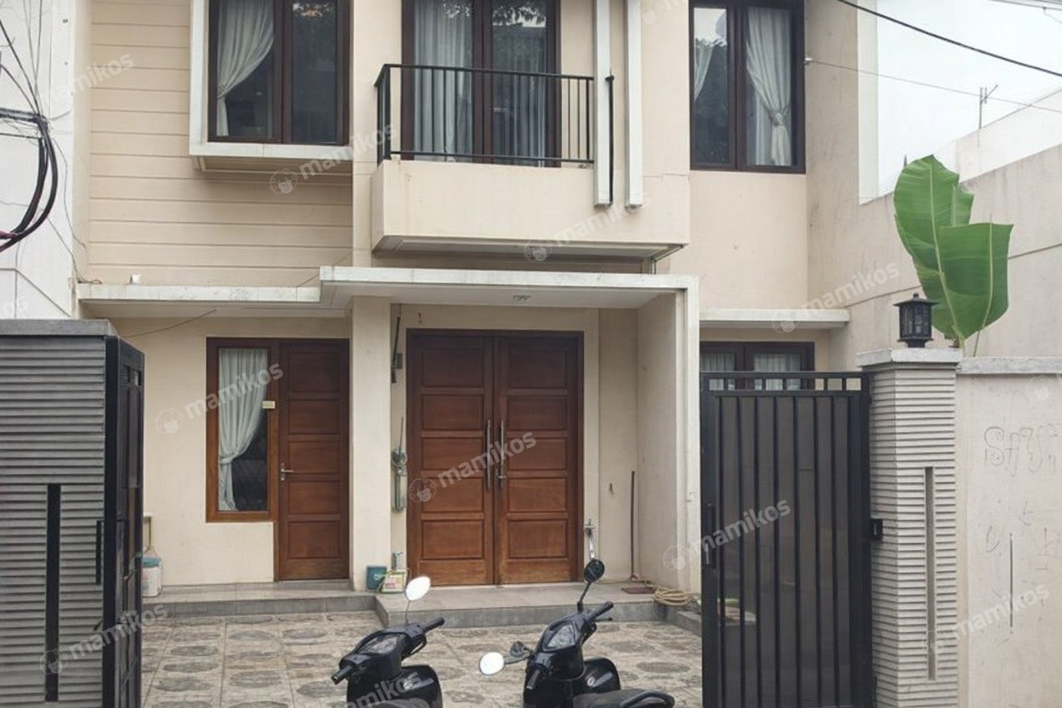 Rumah Sertifikat SHM 4 Kamar Tidur 2 Kamar Mandi Jatinegara Jakarta Timur