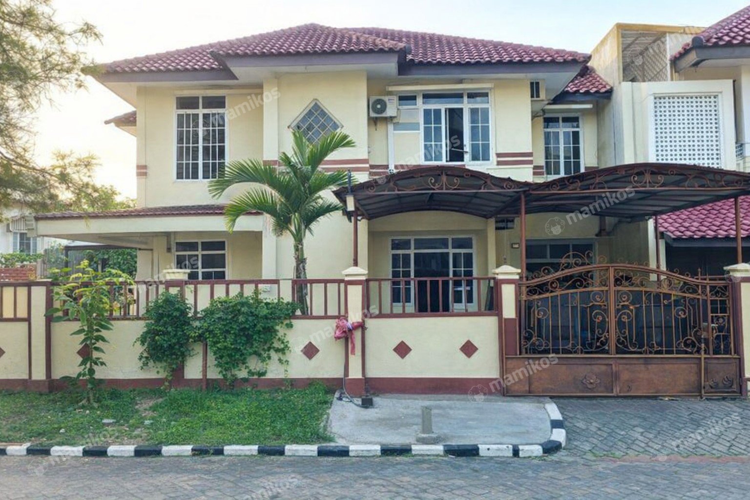 Rumah 5KT 5KM Joglo Jakarta Barat