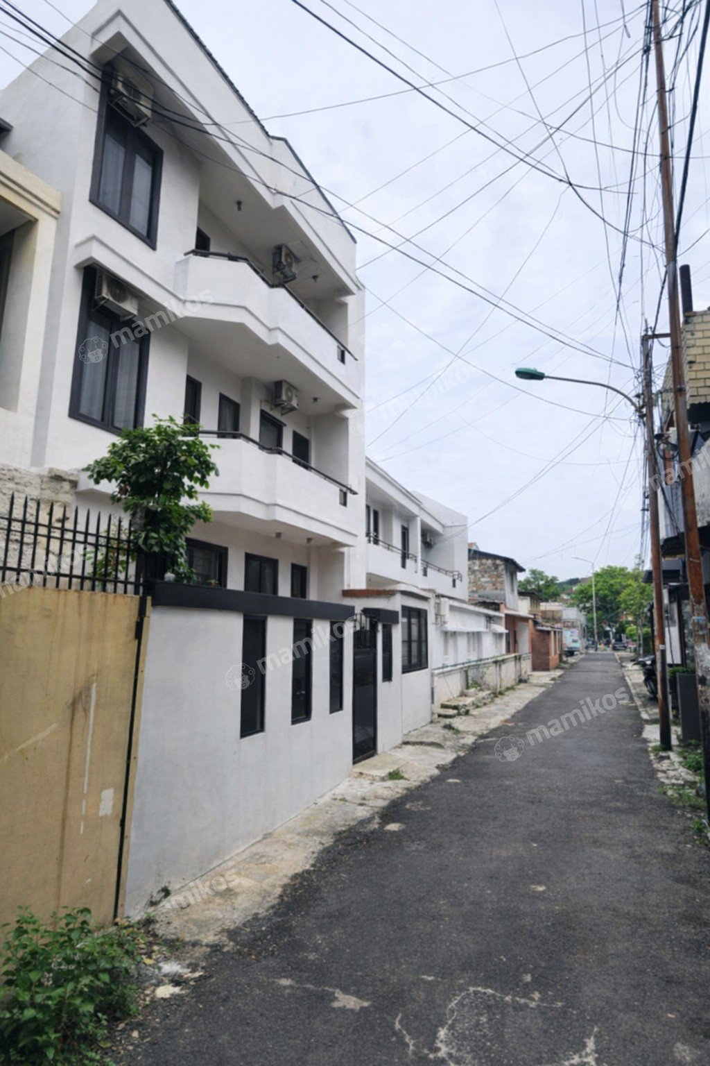 Rumah Sertifikat SHM 14 Kamar Tidur 6 Kamar Mandi Tanjung Duren Jakarta Barat - Photo 4