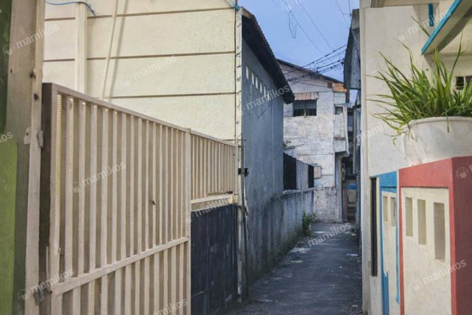 Rumah Sertifikat SHM 3 Kamar Tidur 4 Kamar Mandi Jatinegara Jakarta Timur