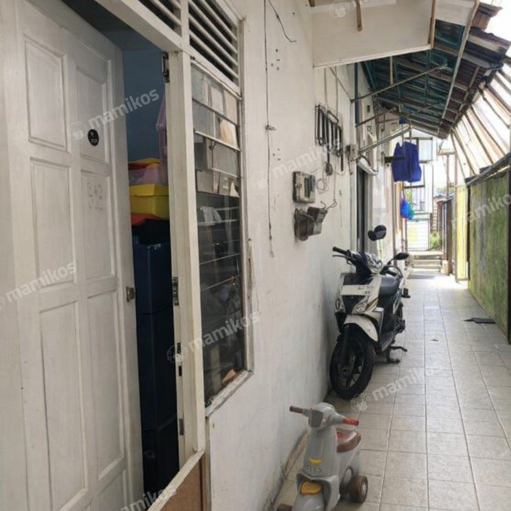 Rumah Sertifikat SHM 7 Kamar Tidur 7 Kamar Mandi Cipete Jakarta Selatan - Photo 5