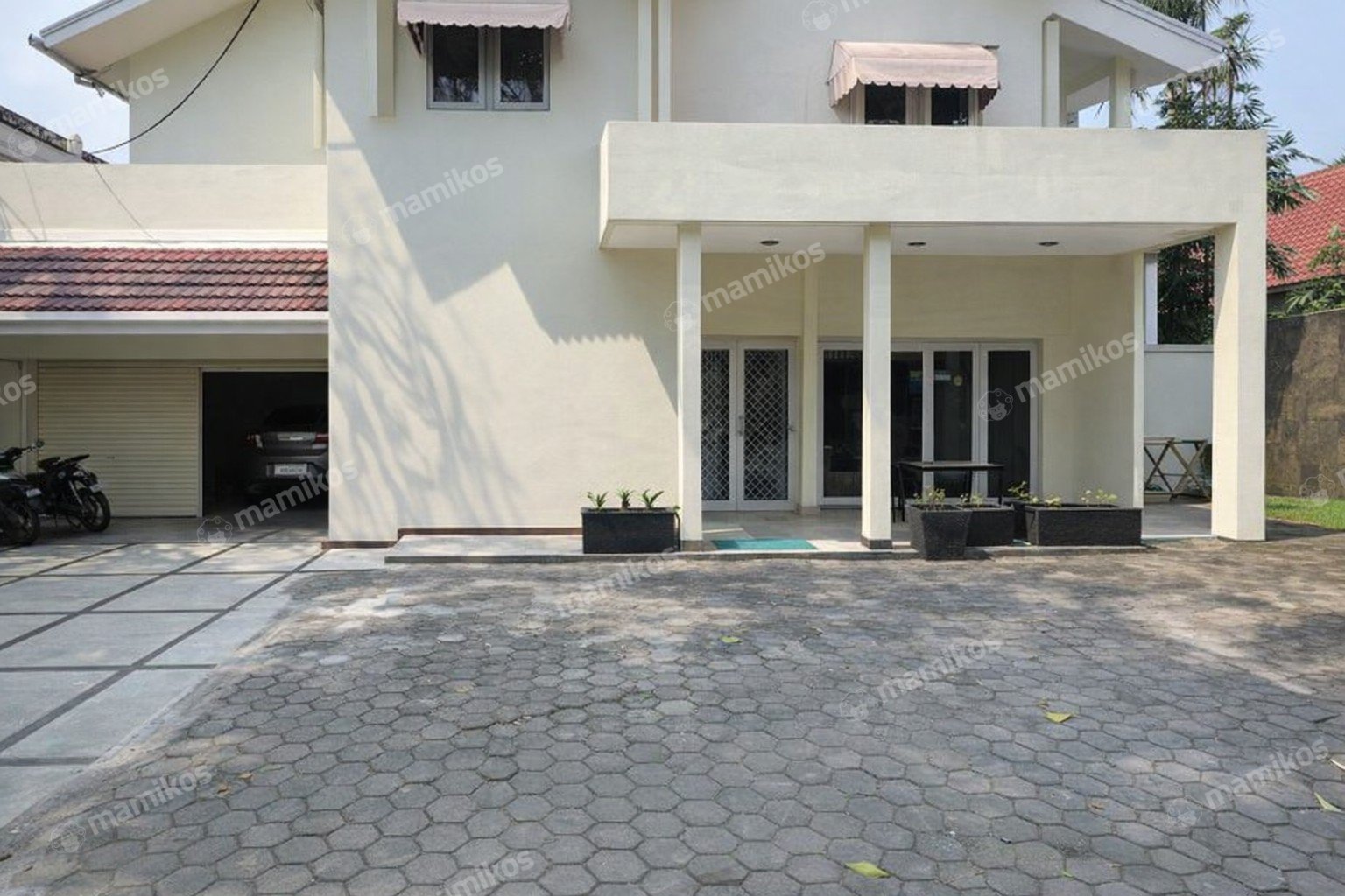 Rumah Sertifikat SHM 8 Kamar Tidur 2 Lantai Menteng Dalam Jakarta Selatan