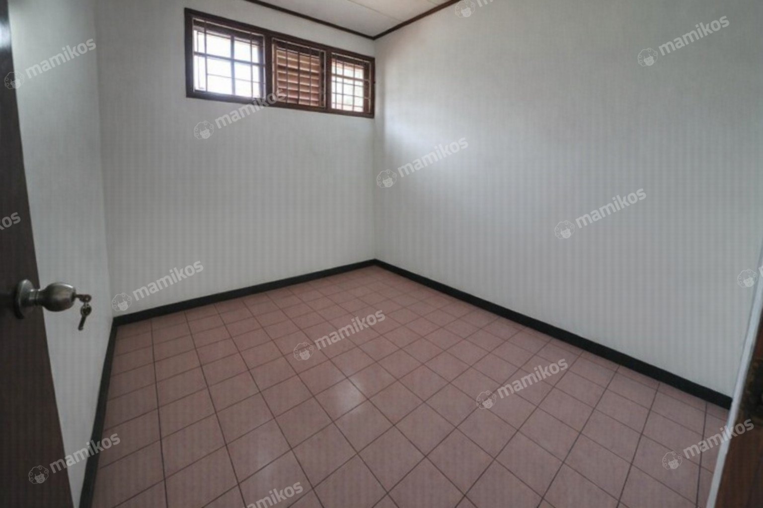Rumah Sertifikat SHM 4 Kamar Tidur 3 Kamar Mandi Daan Mogot Jakarta Barat - Photo 4