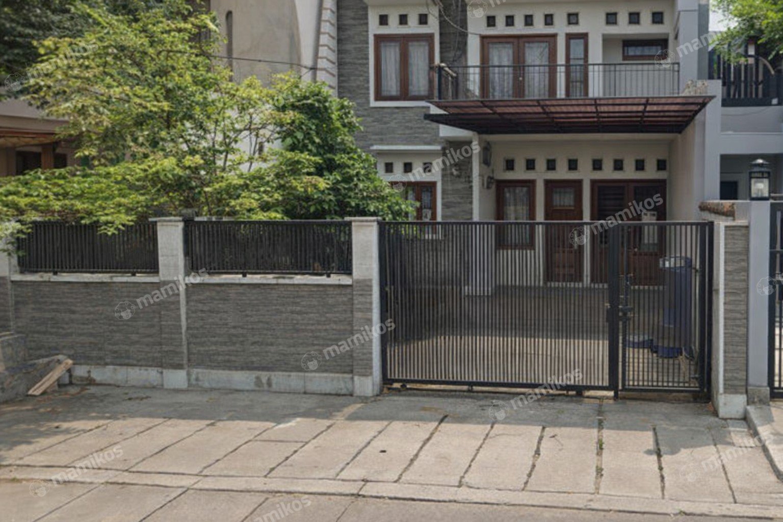 Rumah Sertifikat SHM 4 Kamar Tidur 4 Kamar Mandi Meruya Jakarta Barat