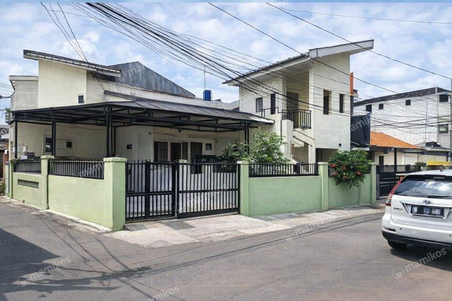 Rumah Sertifikat SHM 5 Kamar Tidur 6 Kamar Mandi Jakarta Garden City Jakarta Timur