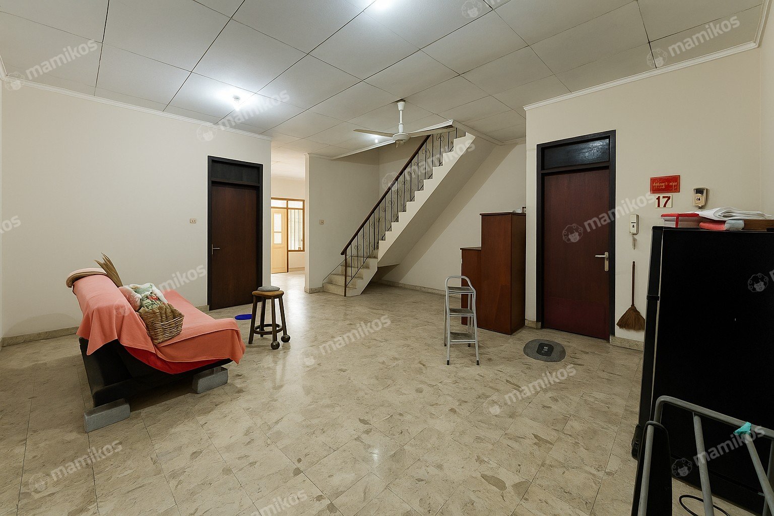 Rumah Sertifikat SHM 5 Kamar Tidur 3 Kamar Mandi Jelambar Jakarta Barat