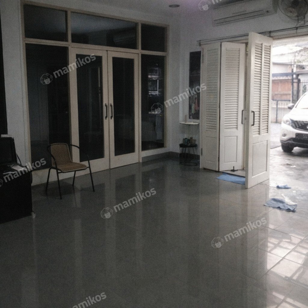 Rumah Sertifikat SHM 7 Kamar Tidur 5 Kamar Mandi Duren Sawit Jakarta Timur - Photo 4