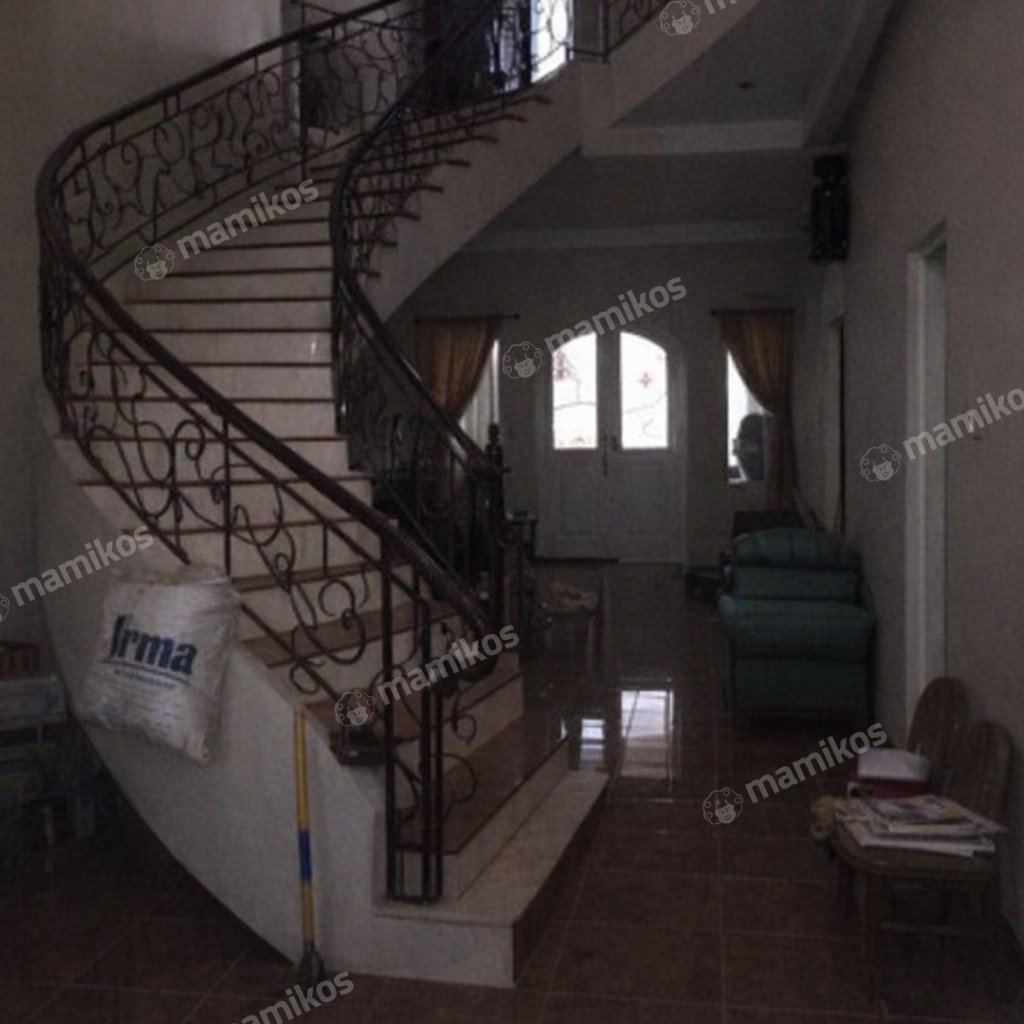 Rumah Sertifikat SHM 4 Kamar Tidur 4 Kamar Mandi Kebon Jeruk Jakarta Barat - Photo 2