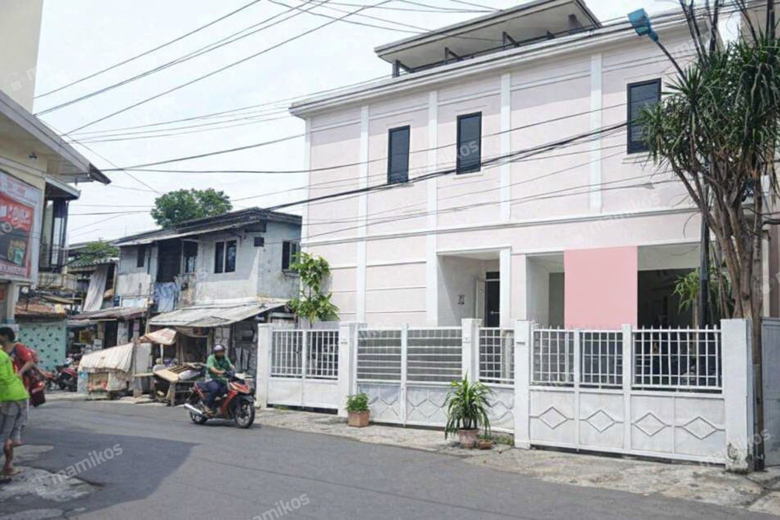 Rumah Sertifikat SHM 34 Kamar Tidur 33 Kamar Mandi Kemanggisan Jakarta Barat