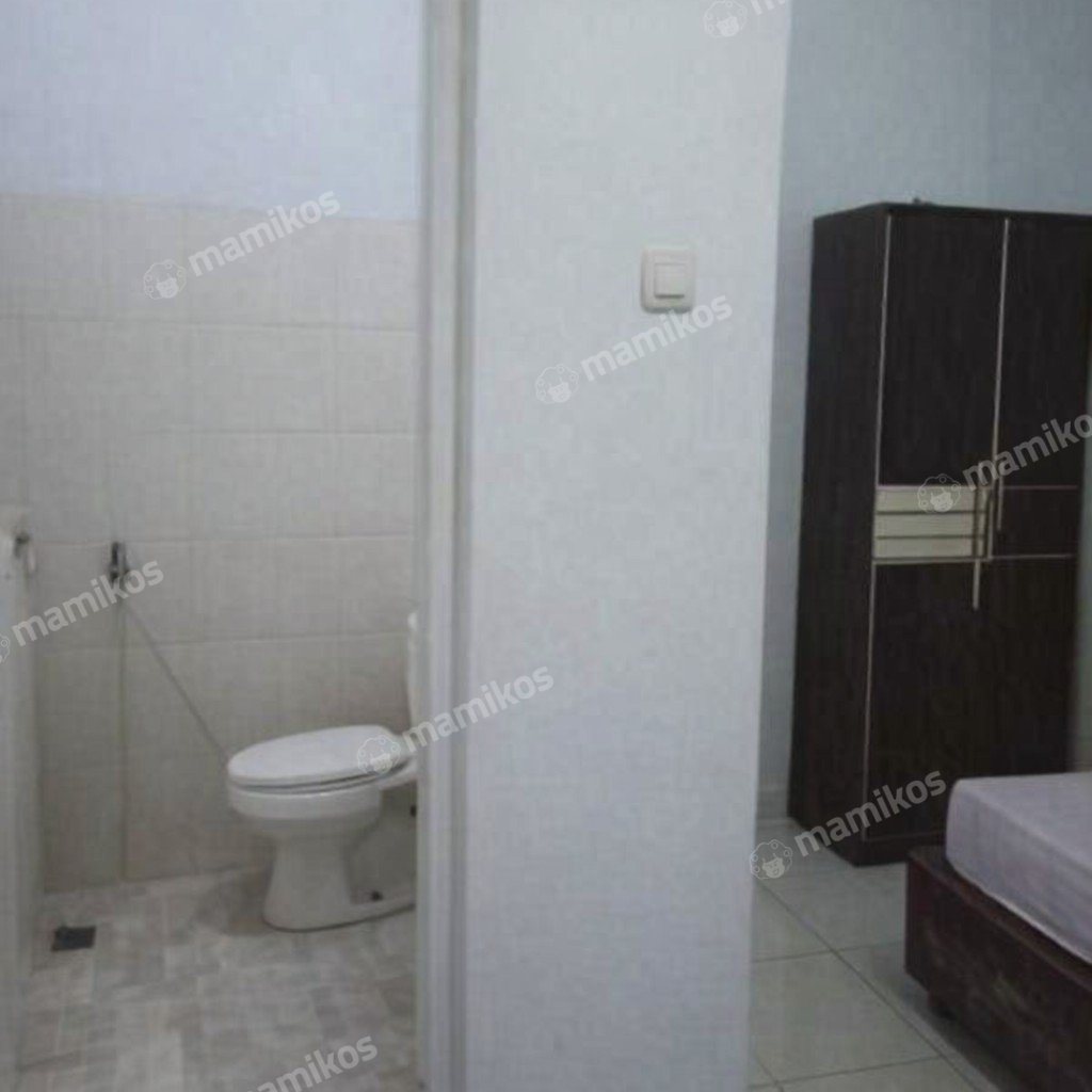 Rumah Sertifikat SHM 34 Kamar Tidur 33 Kamar Mandi Kemanggisan Jakarta Barat - Photo 2