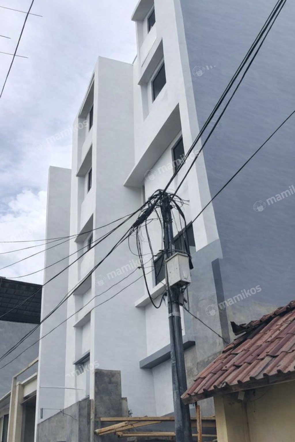 Rumah Sertifikat SHM 4 Kamar Tidur 3 Kamar Mandi Tanjung Duren Utara Jakarta Barat - Photo 2