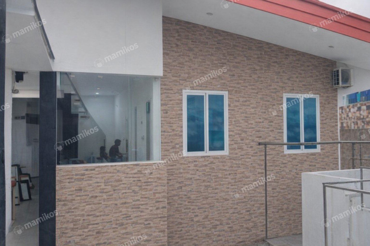 Rumah Sertifikat SHM 4 Kamar Tidur 2 Kamar Mandi Pulomas Jakarta Timur - Photo 4