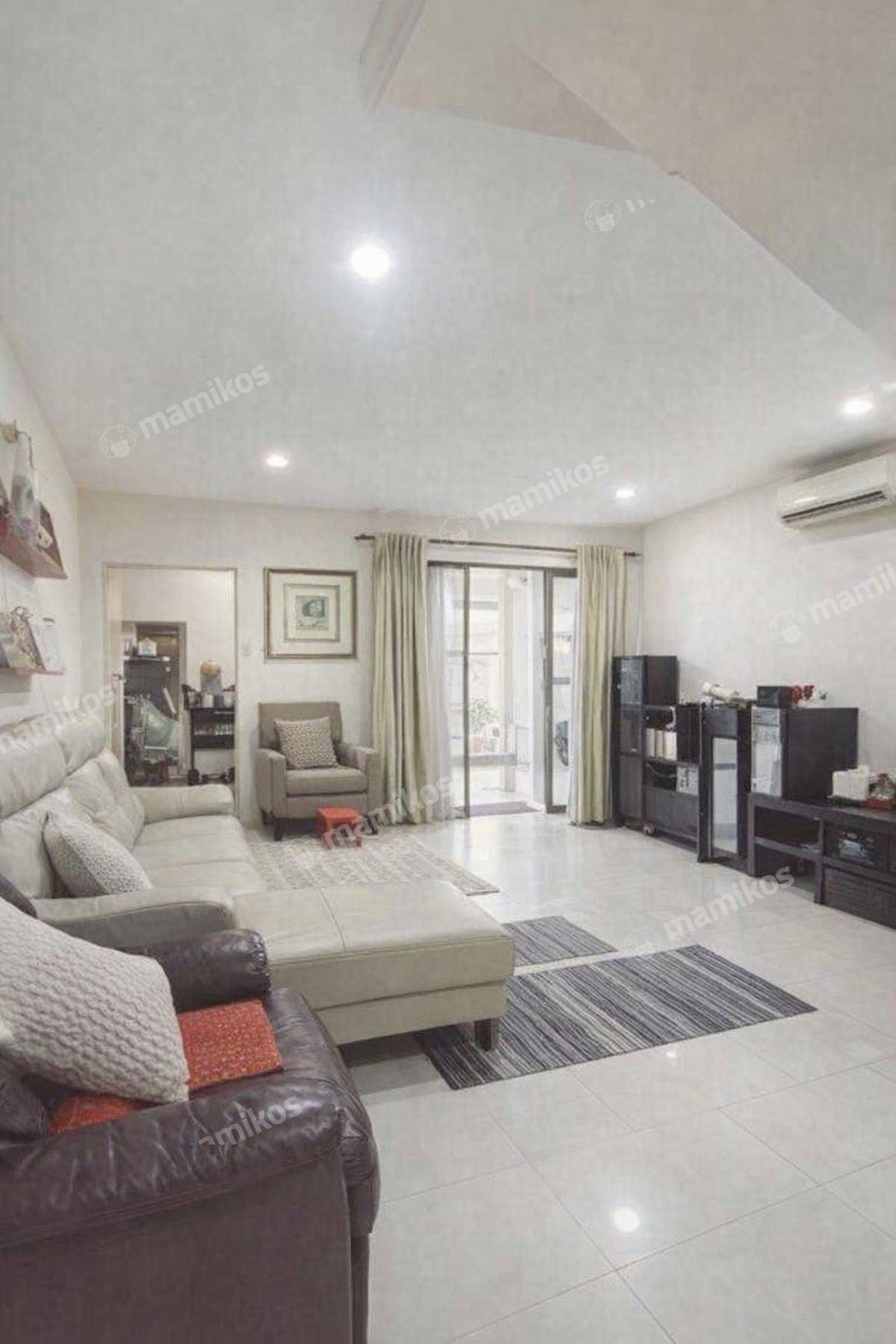 Rumah Sertifikat SHM 4 Kamar Tidur 3 Kamar Mandi Pondok Indah Jakarta Selatan - Photo 2