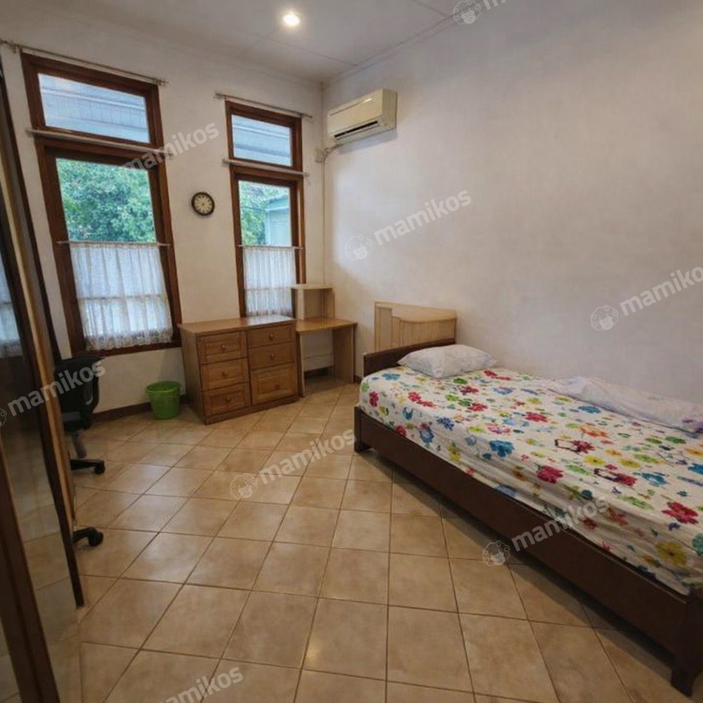 Rumah Sertifikat SHM 11 Kamar Tidur 11 Kamar Mandi Pondok Indah Jakarta Selatan - Photo 3