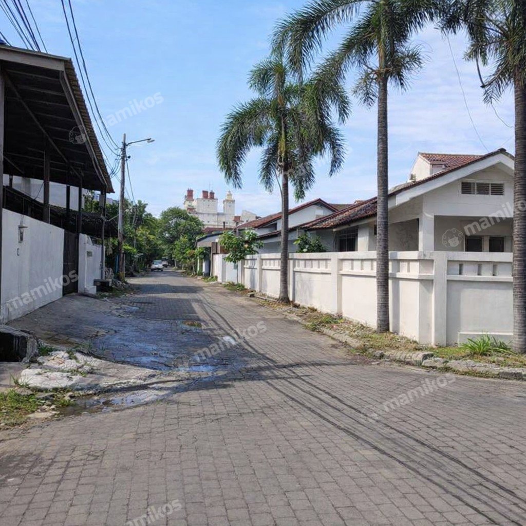 Rumah Sertifikat SHM 3 Kamar Tidur 1 Kamar Mandi Taman Surya Jakarta Barat - Photo 3