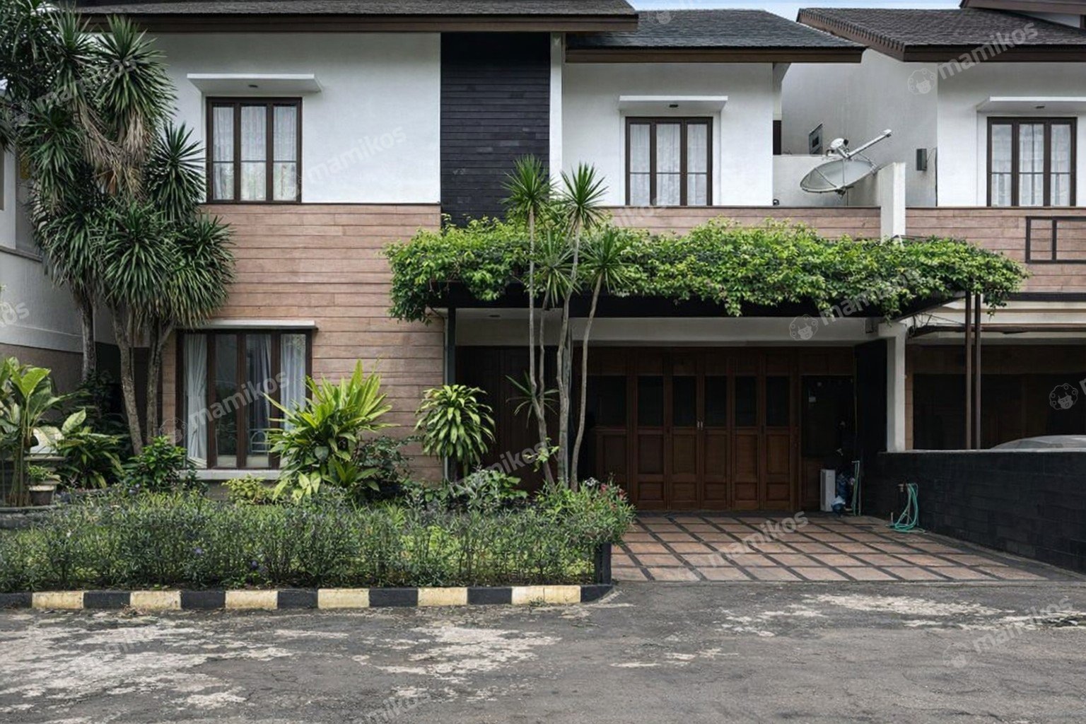 Rumah Sertifikat SHM 4 Kamar Tidur 4 Kamar Mandi Lebak Bulus Jakarta Selatan