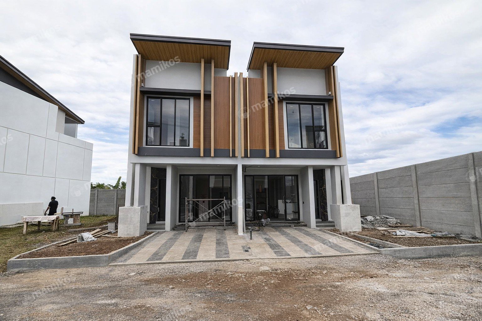 Rumah Sertifikat SHM 3 Kamar Tidur 2 Kamar Mandi Daan Mogot Jakarta Barat - Photo 2