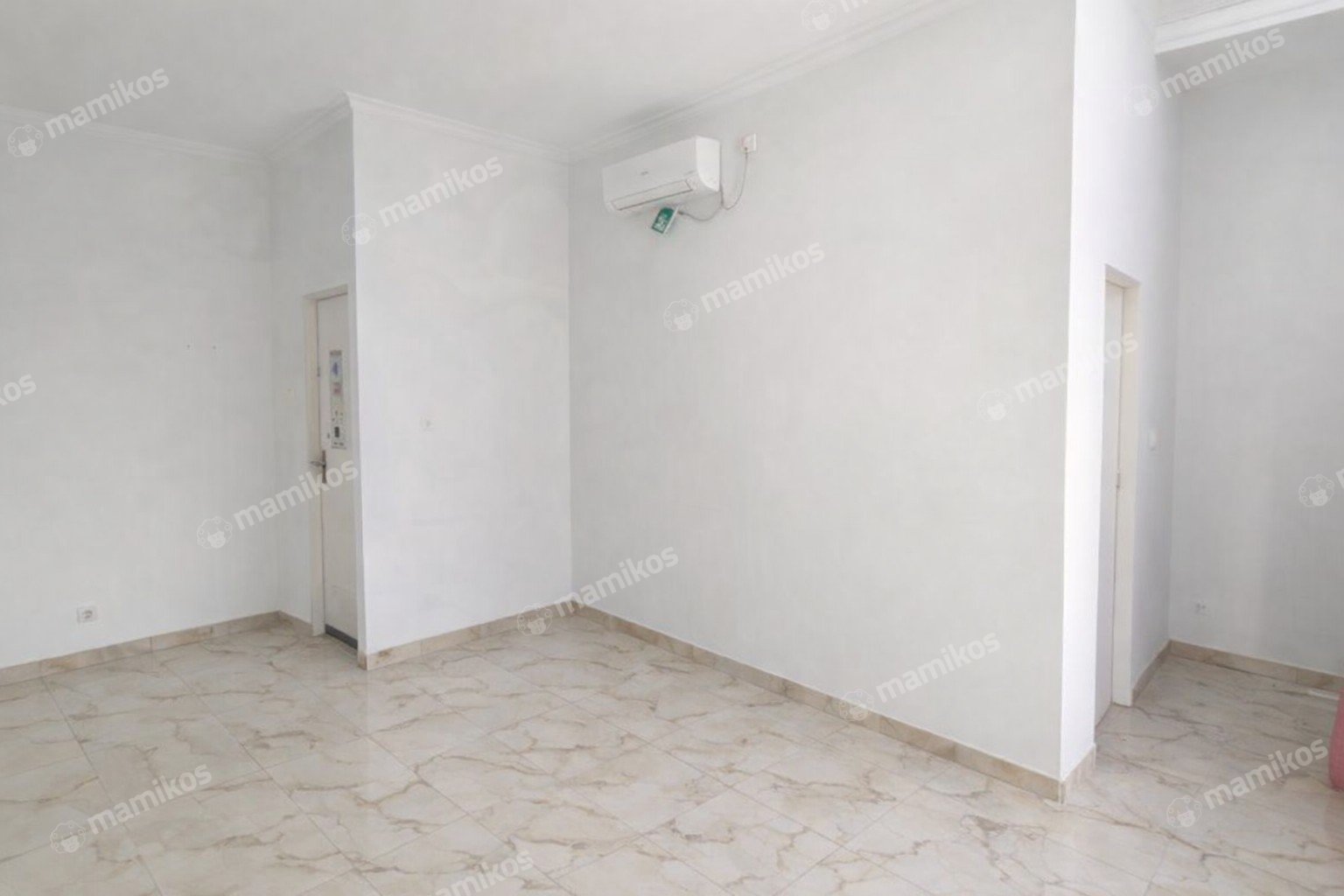 Rumah Sertifikat SHM 4 Kamar Tidur 4 Kamar Mandi Semanan Jakarta Barat