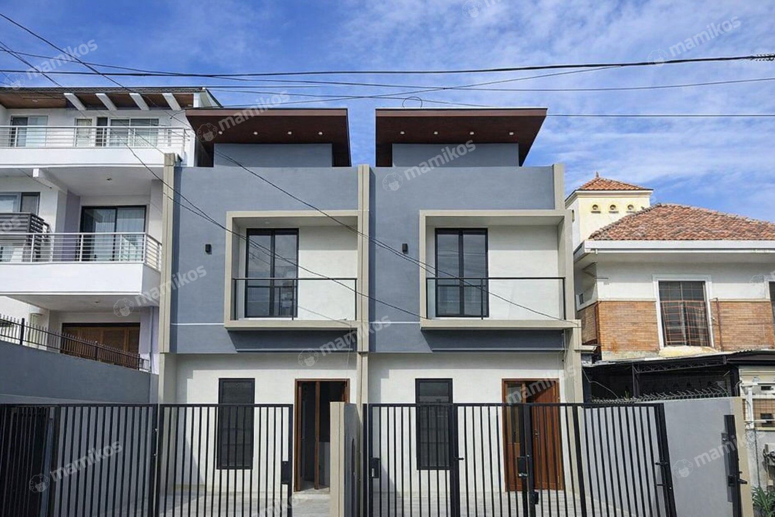 Rumah Sertifikat SHM 4 Kamar Tidur 4 Kamar Mandi Meruya Jakarta Barat