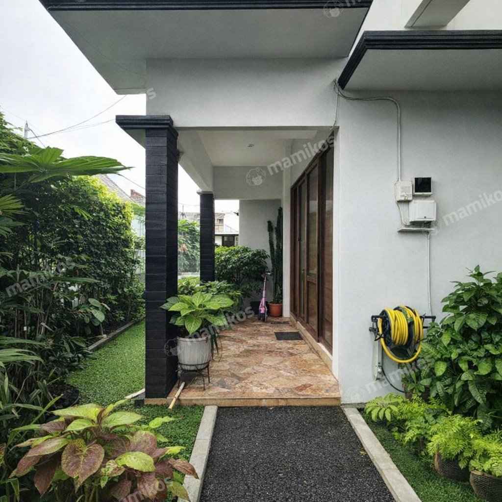 Rumah Sertifikat SHM 4 Kamar Tidur 4 Kamar Mandi Kramat Jati Jakarta Timur - Photo 4