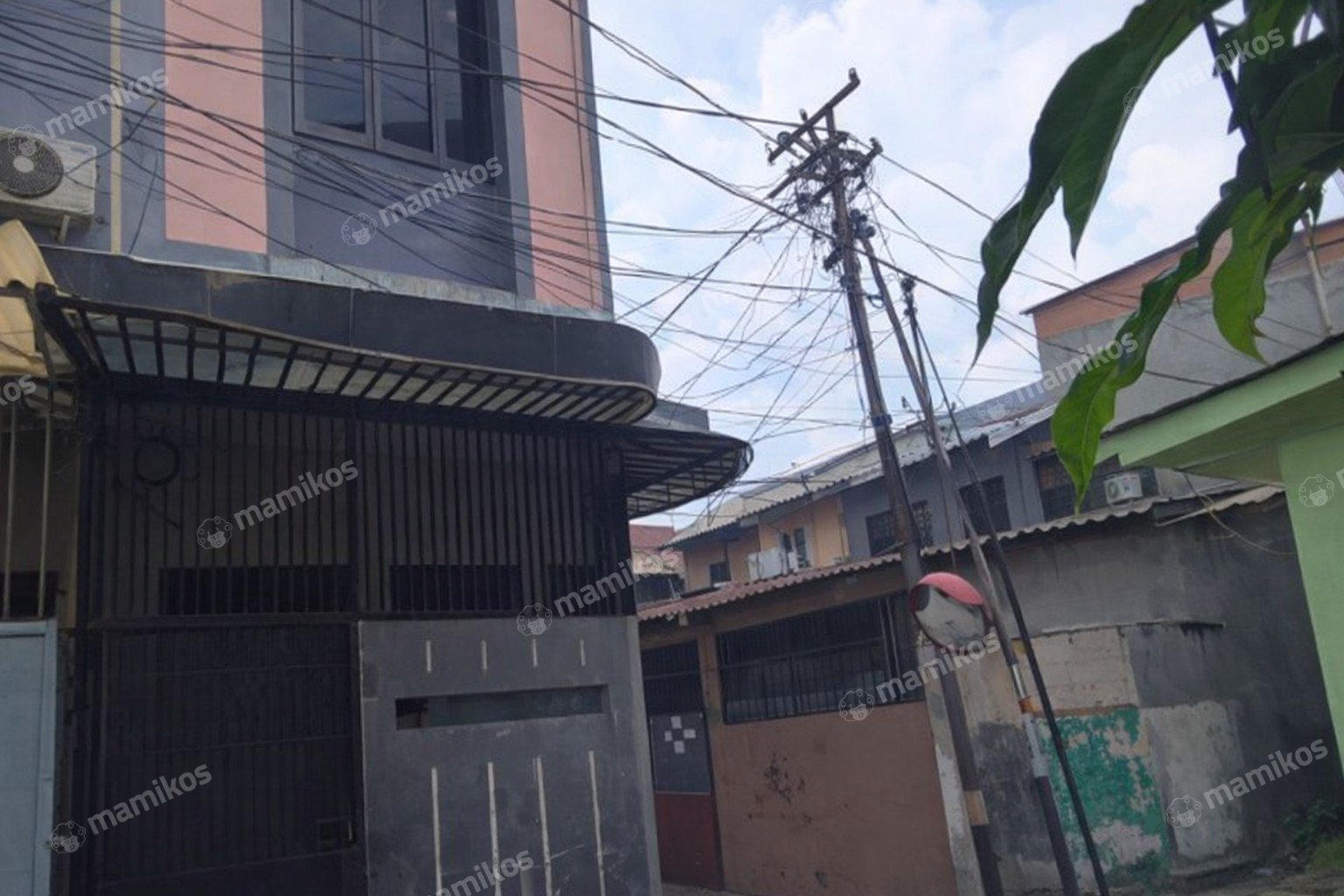 Rumah Sertifikat SHM 2 Kamar Tidur 2 Kamar Mandi Tambora Jakarta Barat