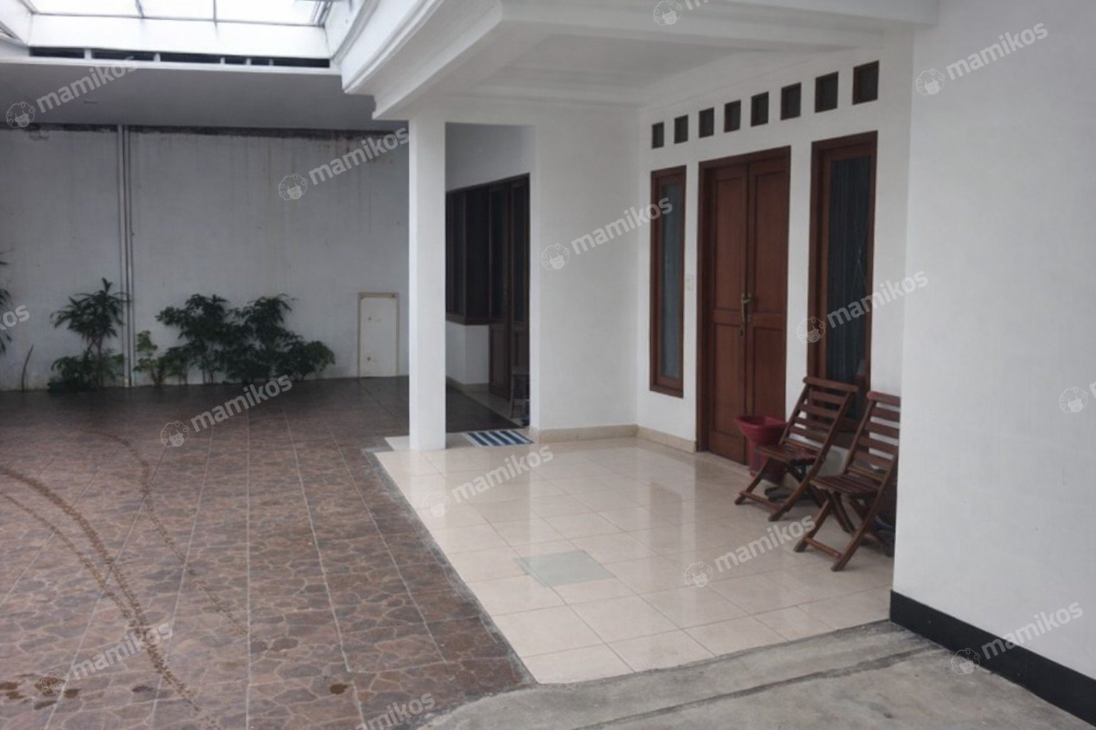 Rumah Sertifikat SHM 3 Kamar Tidur 3 Kamar Mandi Kemang Jakarta Selatan