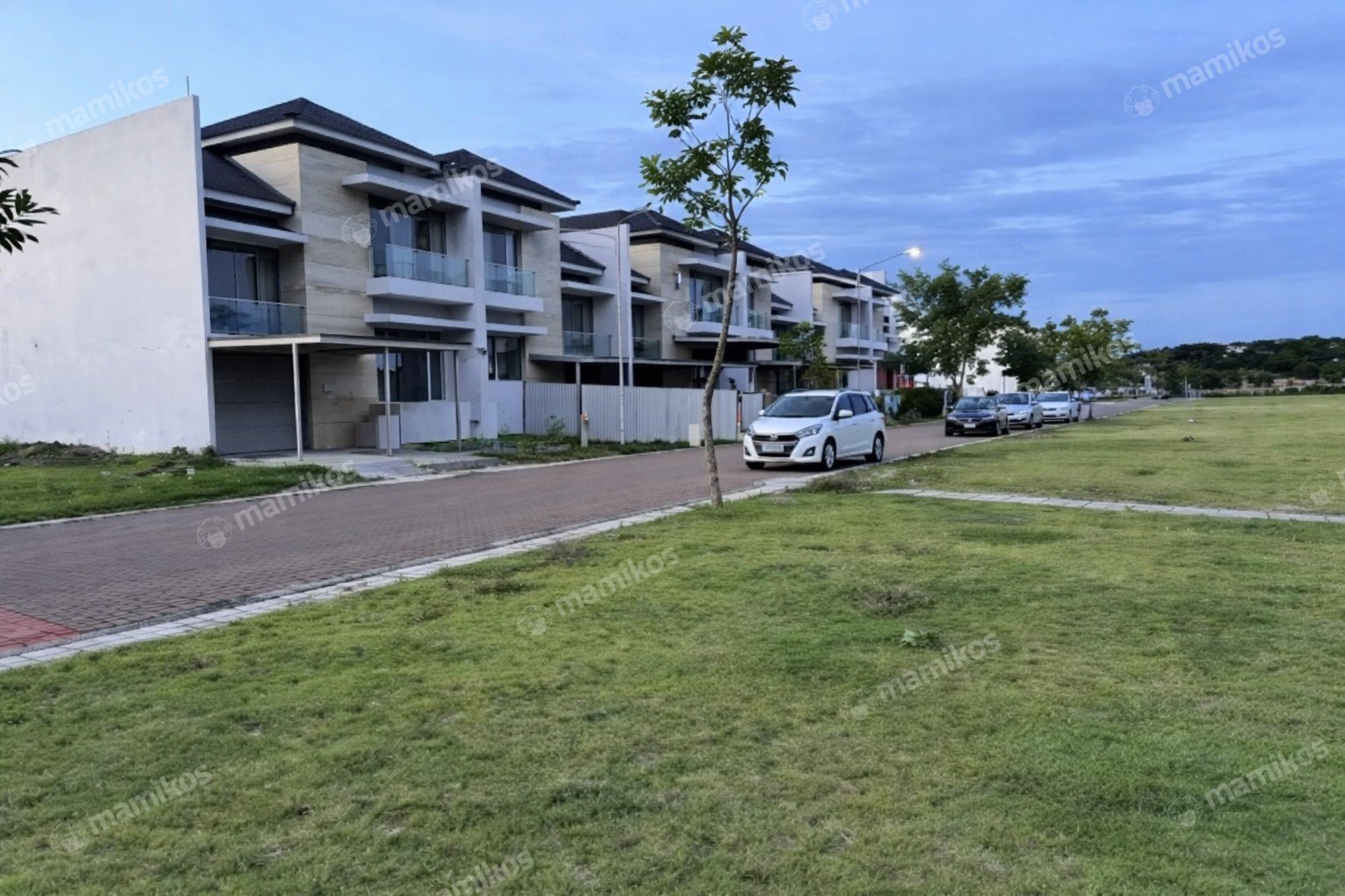 Rumah 4 Kamar Tidur 4 Kamar Mandi 2 Lantai Pantai Indah Kapuk Jakarta Utara - Photo 5