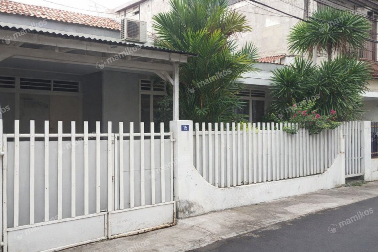 Rumah Sertifikat SHM 5 Kamar Tidur 2 Kamar Mandi Tomang Jakarta Barat