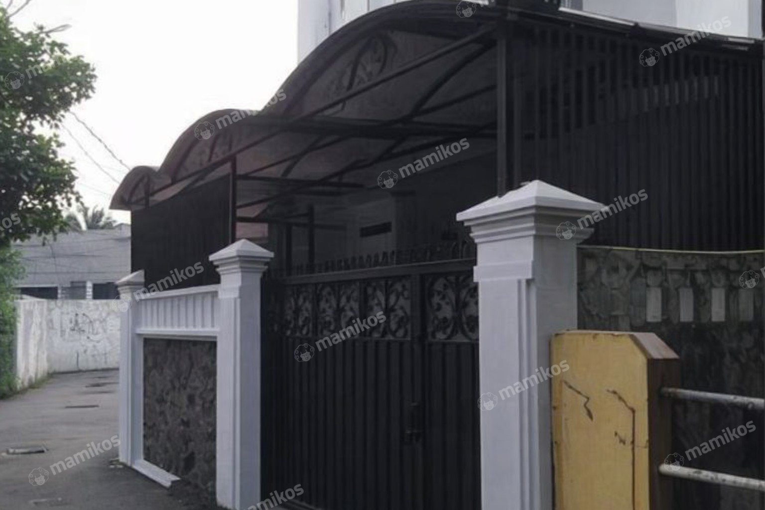 Rumah Sertifikat SHM 4 Kamar Tidur 3 Kamar Mandi Condet Jakarta Timur