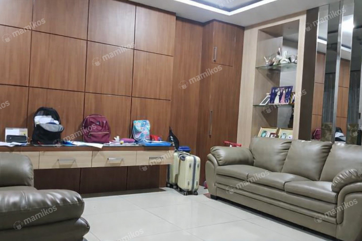 Rumah Sertifikat SHM 4 Kamar Tidur 4 Kamar Mandi Pantai Indah Kapuk Jakarta Utara