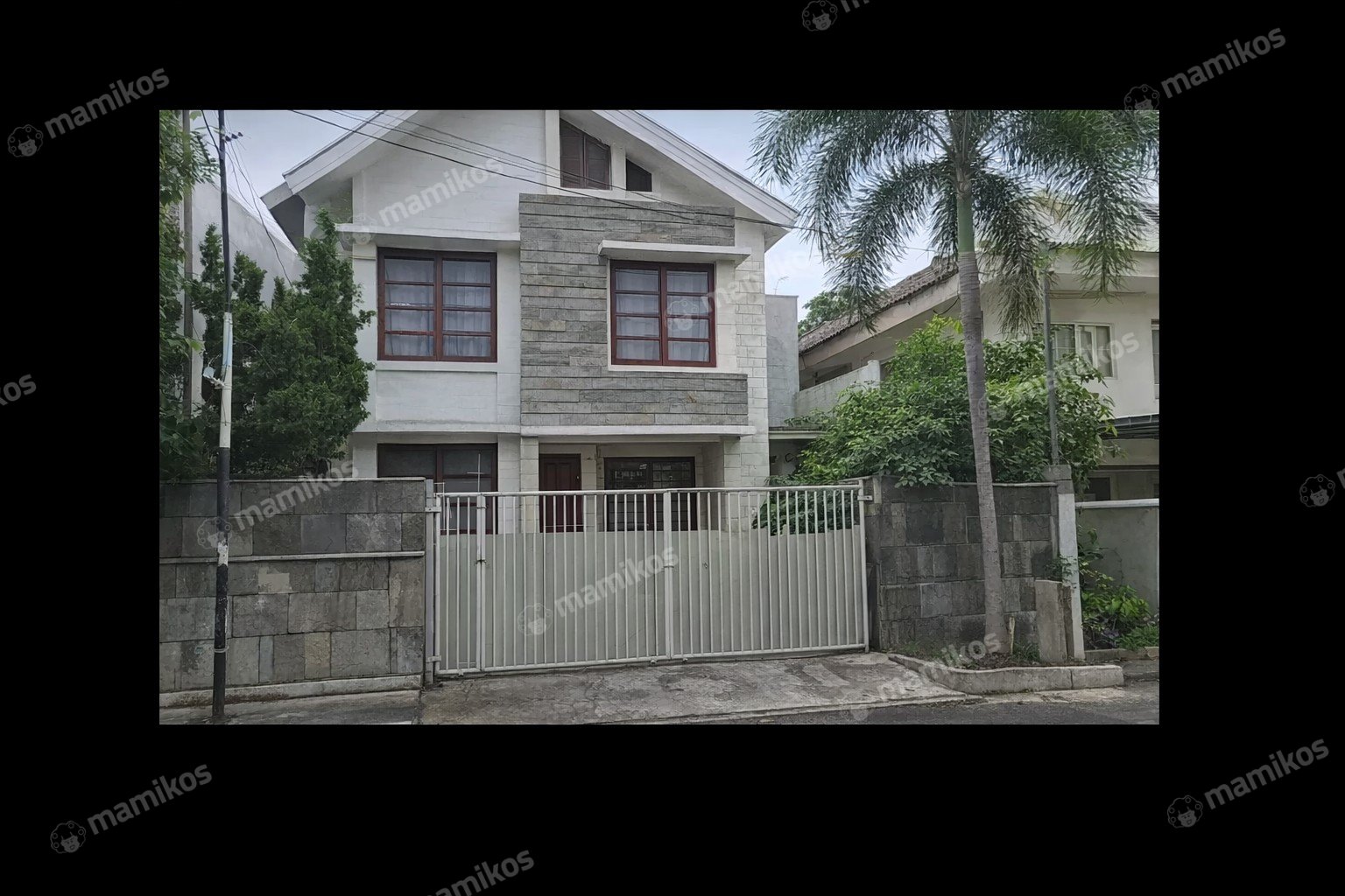 Rumah Sertifikat SHM 4 Kamar Tidur 3 Kamar Mandi Green garden Jakarta Barat - Photo 2