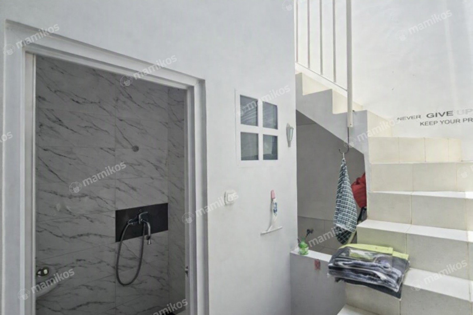 Rumah Sertifikat SHM 3 Kamar Tidur 1 Kamar Mandi Kelapa Gading Jakarta Utara - Photo 3