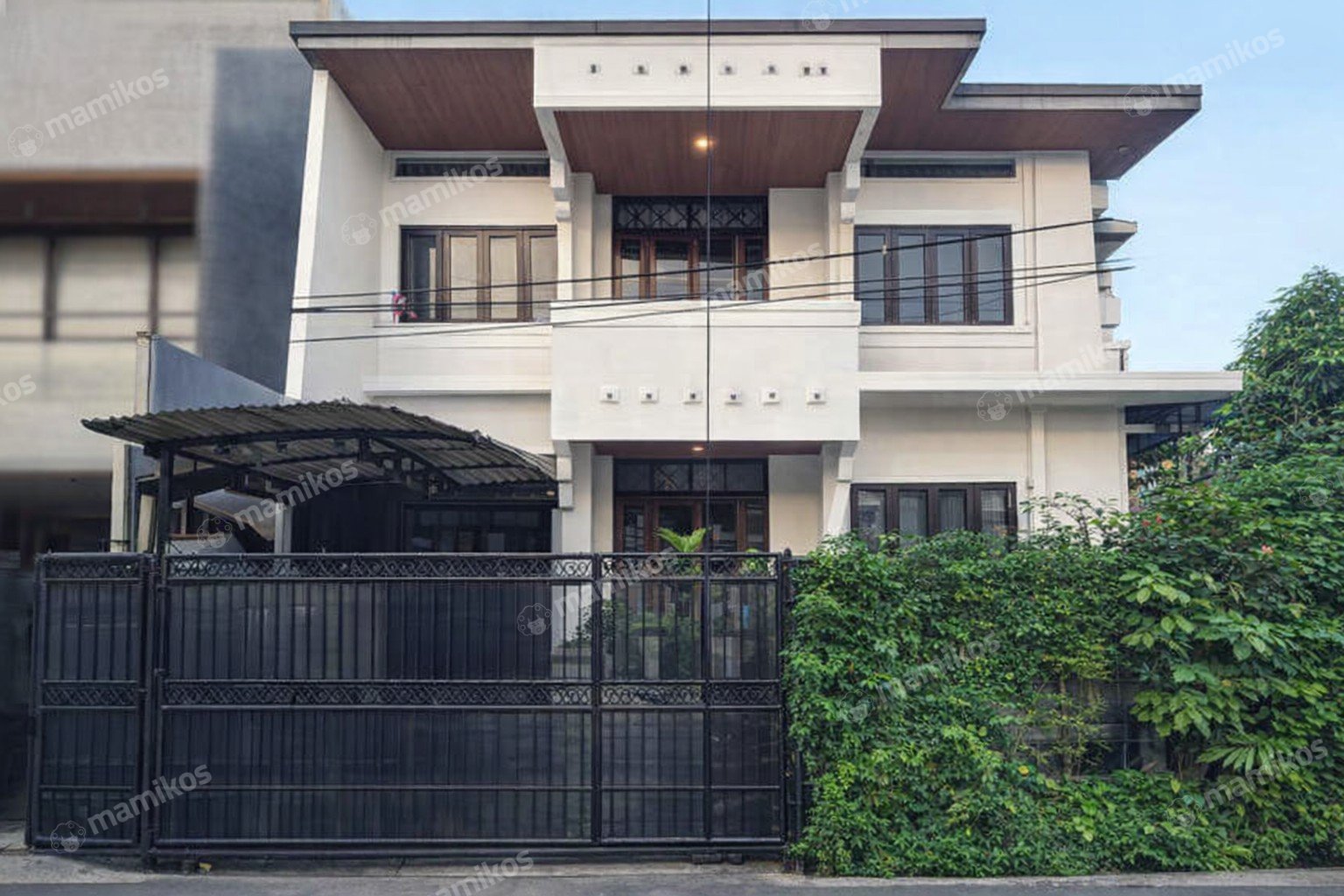 Rumah Sertifikat SHM 4 Kamar Tidur 3 Kamar Mandi Sunrise Garden Jakarta Barat