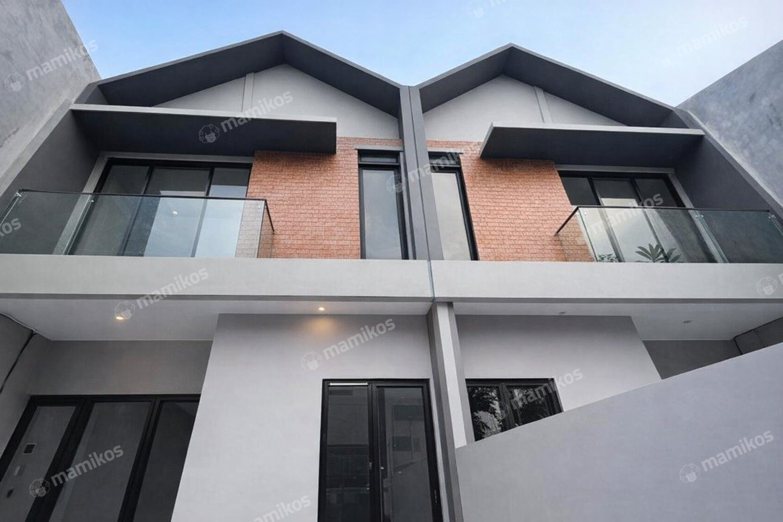 Rumah Sertifikat SHM 3 Kamar Tidur 3 Kamar Mandi Puri Indah Jakarta Barat