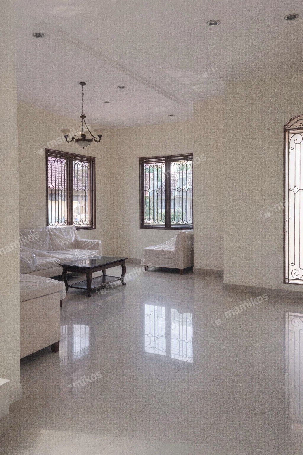 Rumah Sertifikat SHM 5 Kamar Tidur 5 Kamar Mandi Kelapa Gading Jakarta Utara - Photo 2