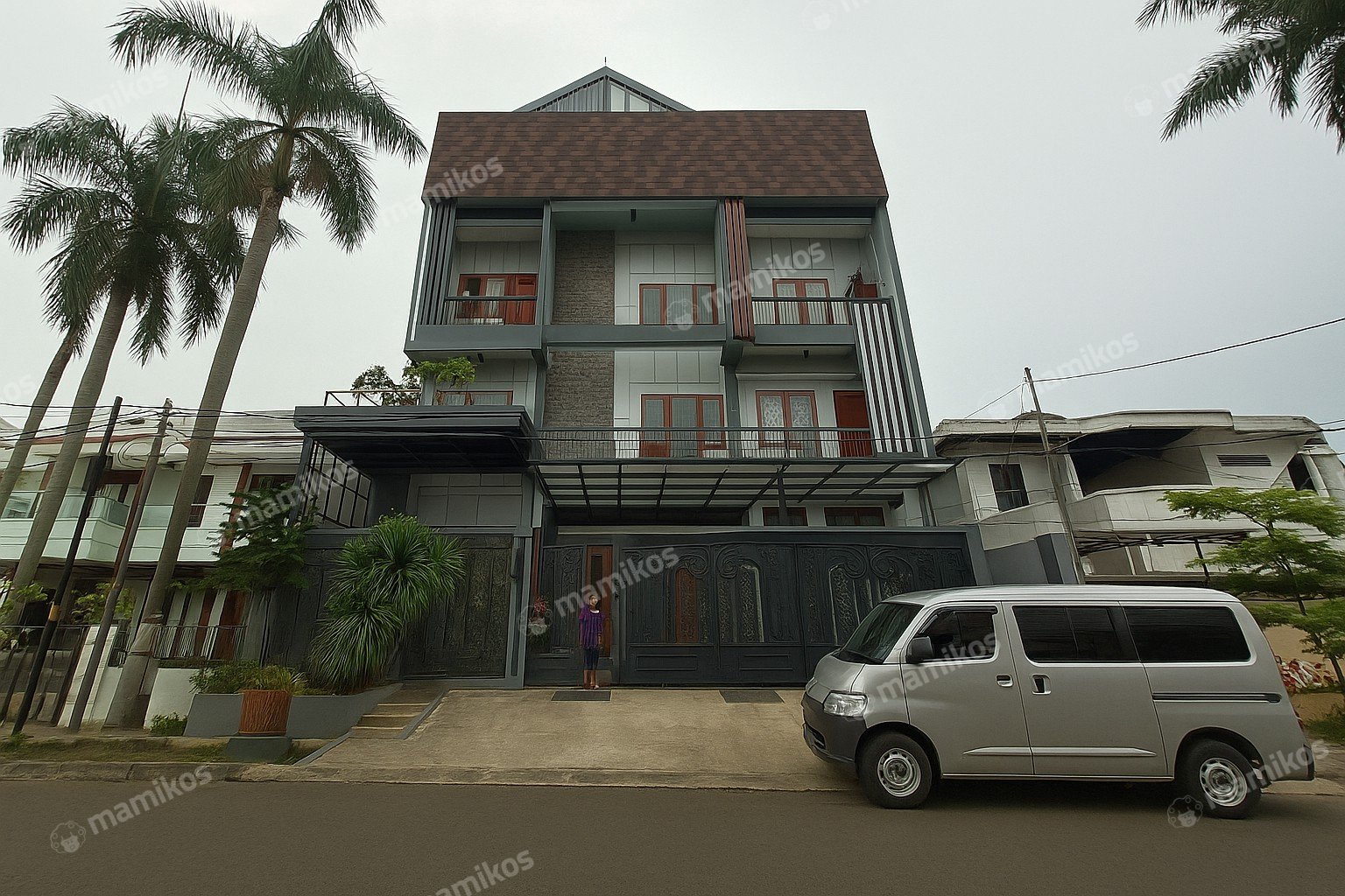 Rumah Sertifikat SHM 7 Kamar Tidur 4 Kamar Mandi Green garden Jakarta Barat