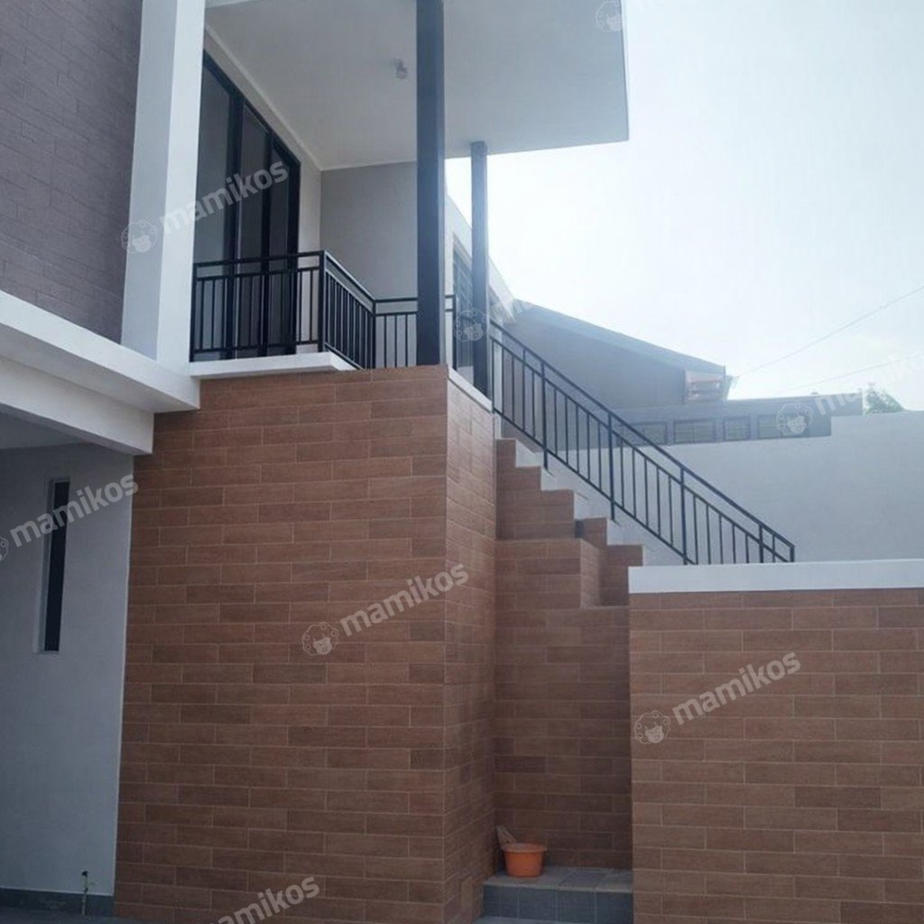 Rumah Sertifikat SHM 6 Kamar Tidur 5 Kamar Mandi Pegangsaan Jakarta Utara - Photo 4