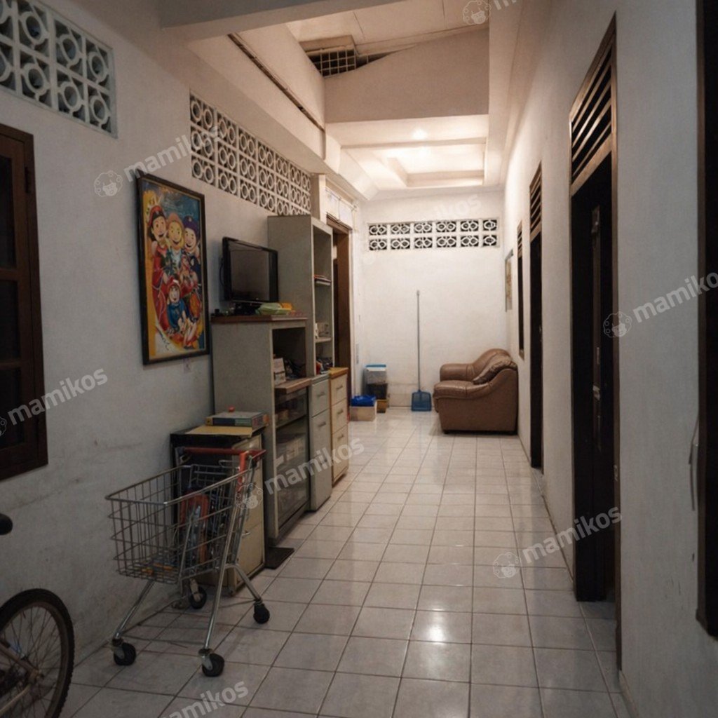 Rumah Sertifikat SHM 8 Kamar Tidur 3 Kamar Mandi Jatinegara Jakarta Timur - Photo 3