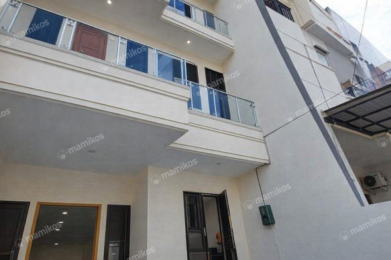 Rumah Baru Sertifikat SHM 4 Kamar Tidur Taman Ratu Jakarta Barat