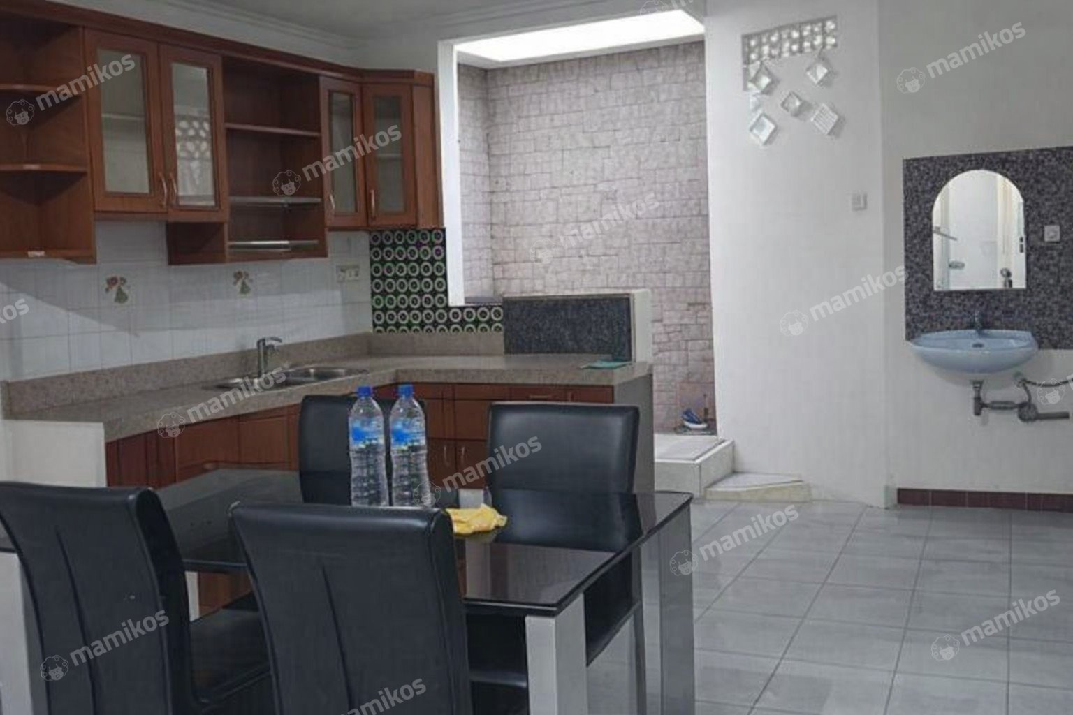Rumah Sertifikat SHM 3 Kamar Tidur 3 Kamar Mandi Kota Wisata Jakarta Timur