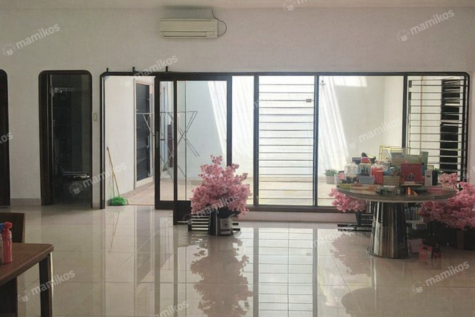 Rumah 4 Kamar Tidur 2 Kamar Mandi 2 Lantai Sunrise Garden Jakarta Barat