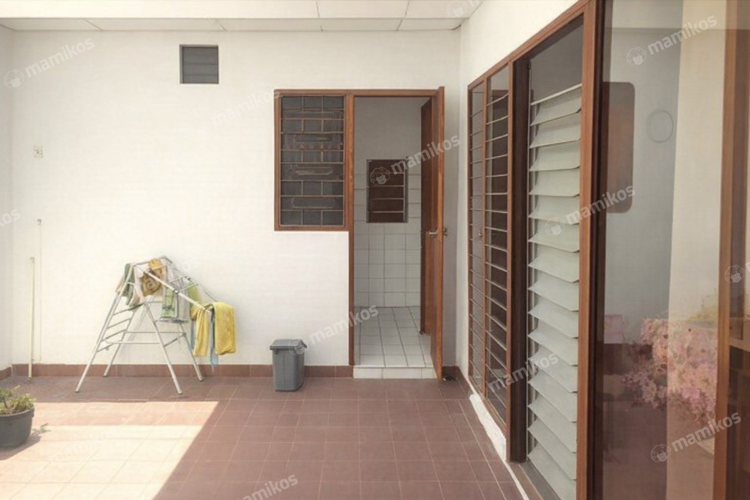 Rumah 4 Kamar Tidur 2 Kamar Mandi 2 Lantai Sunrise Garden Jakarta Barat - Photo 2