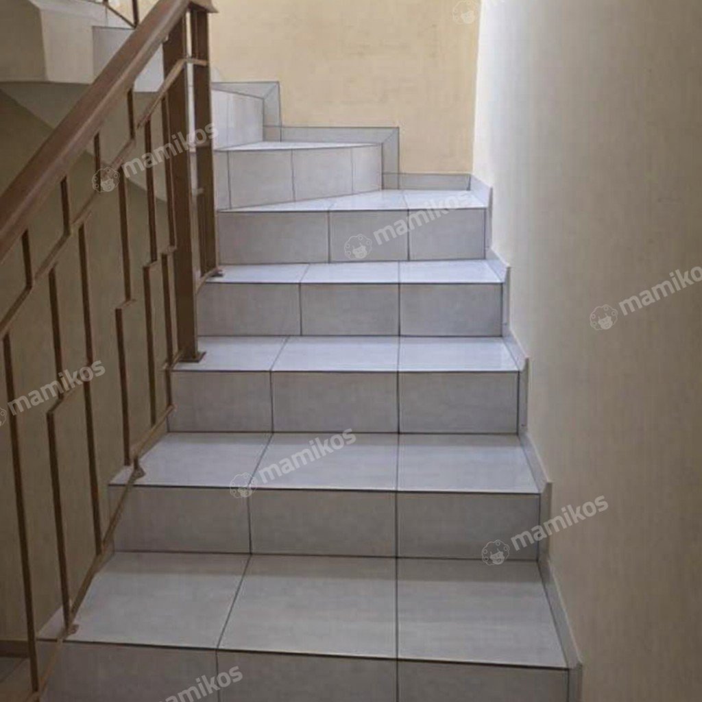 Rumah Sertifikat SHM 3 Kamar Tidur 3 Kamar Mandi Tanjung Duren Jakarta Barat - Photo 2