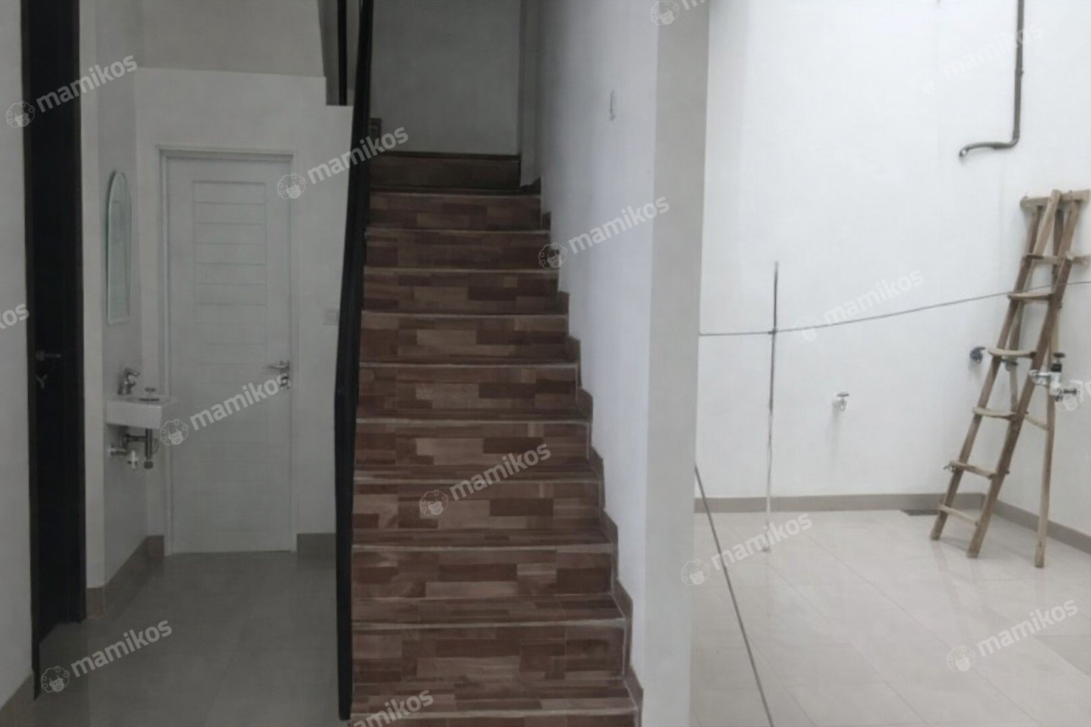 Rumah Sertifikat SHM 4 Kamar Tidur 4 Kamar Mandi Sunter Jakarta Utara - Photo 4