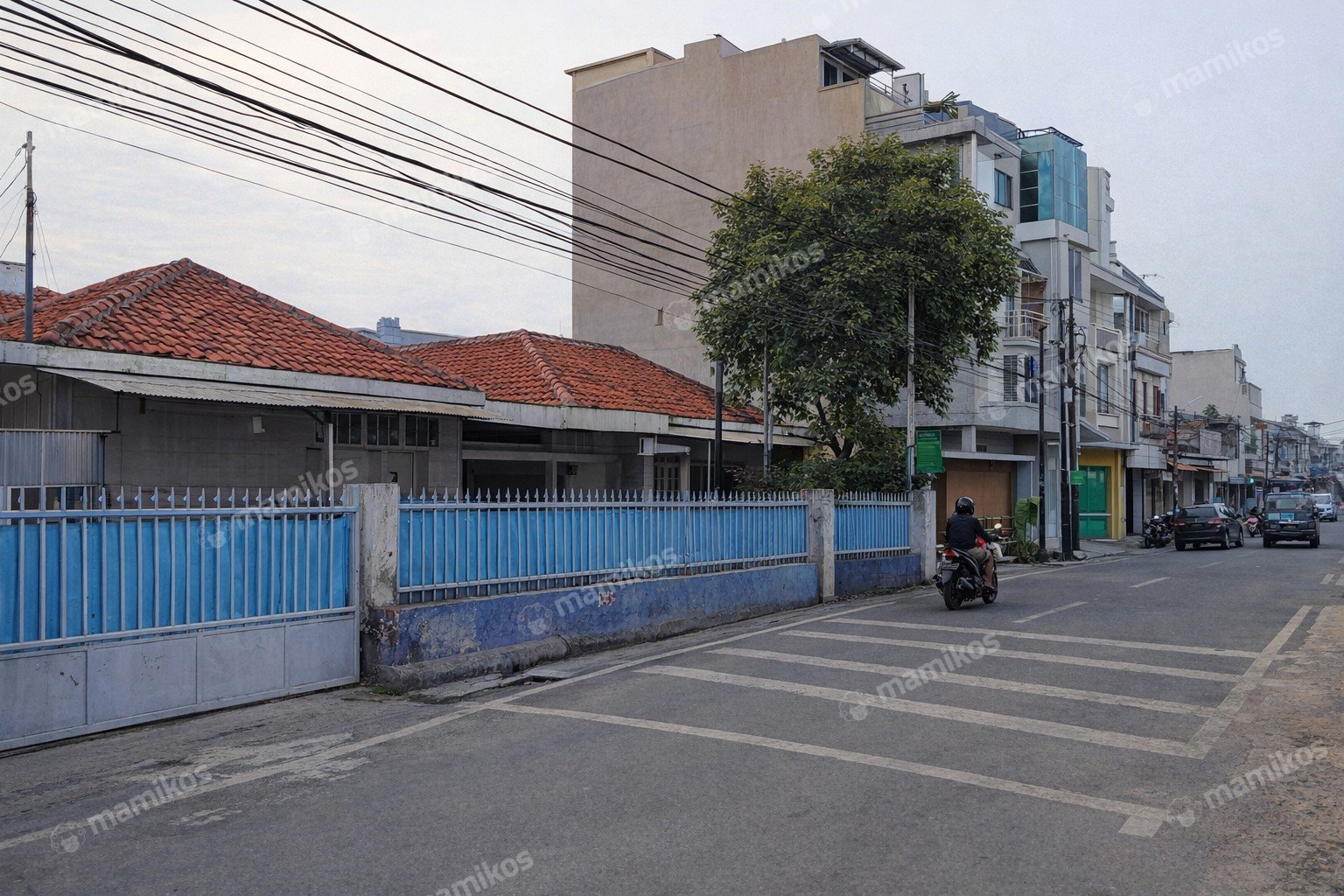 Rumah Sertifikat SHM 4 Kamar Tidur 1 Kamar Mandi Jembatan Lima Jakarta Barat - Photo 2