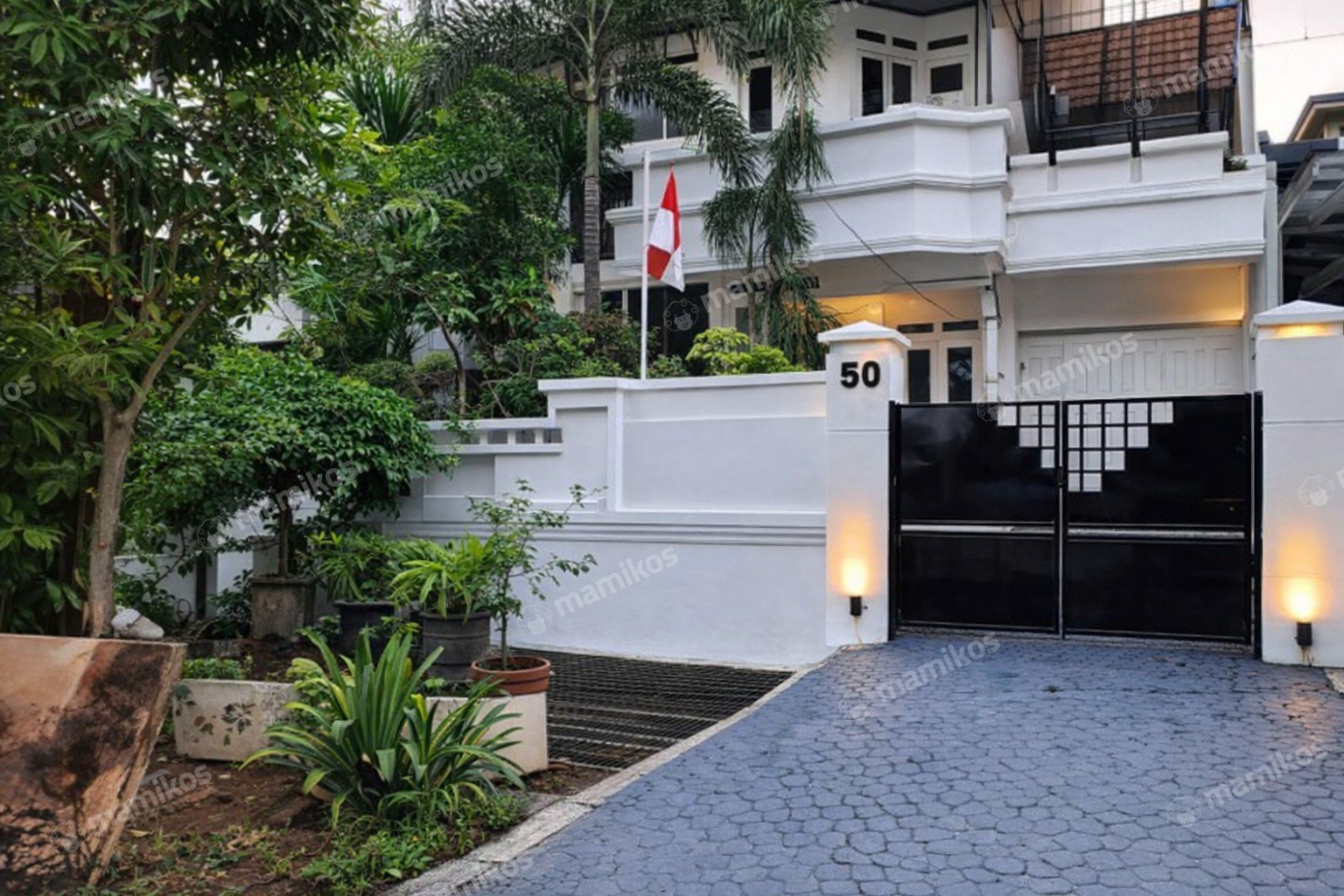 Rumah Sertifikat HGB 8 Kamar Tidur 3 Kamar Mandi Pondok Indah Jakarta Selatan